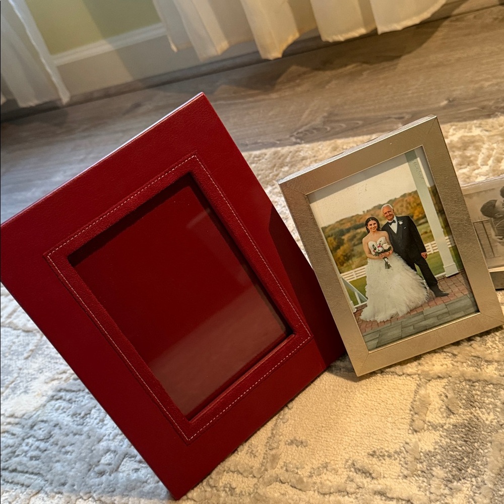 Swing Brand Burgundy Suede & Leather Look Picture Frame